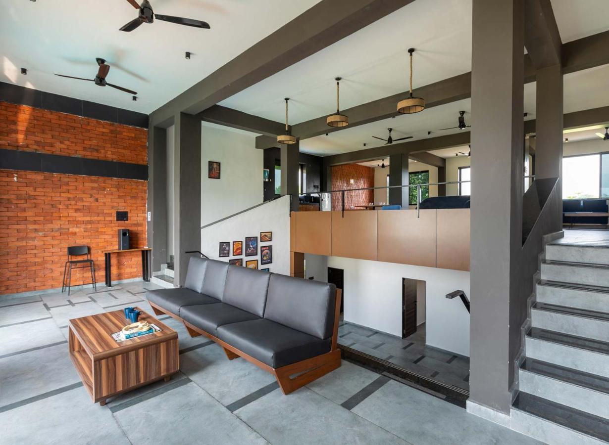 קארג'אט Two Villa By Stayvista With Infinity Pool, Farm & Mountain Views, Modern Interiors מראה חיצוני תמונה